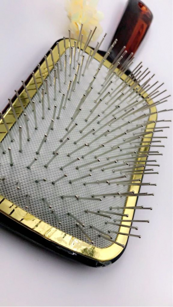 فرشاة شعر حديد BRUSH HAIR